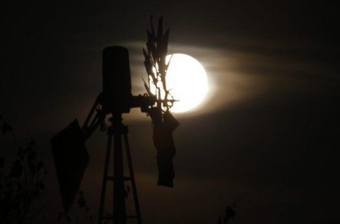 17 fotones que muestran la superluna alrededor del mundo