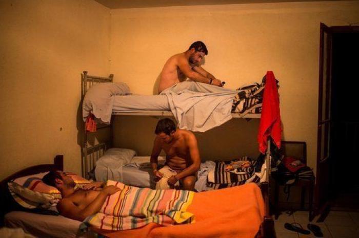 La vida de los españoles en la vendimia francesa, en 27 fotones