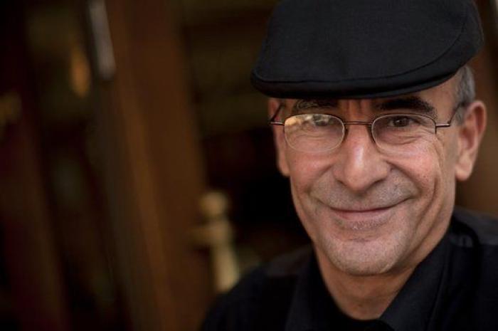 Un limpiabotas de Málaga regala cuentas de Twitter clave a ciudades