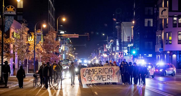 Decenas de detenidos en las protestas contra Trump en Nueva York y Mineápolis
