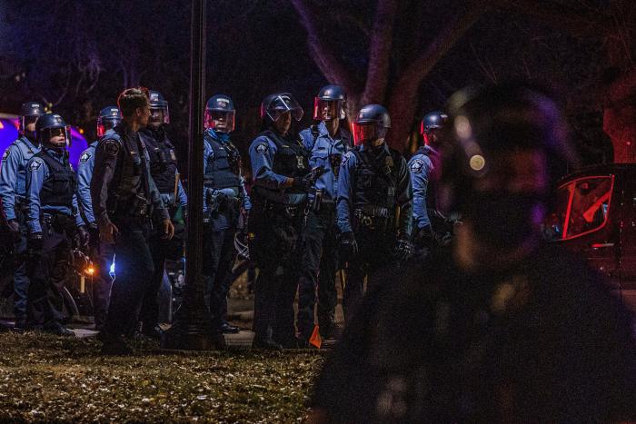 Decenas de detenidos en las protestas contra Trump en Nueva York y Mineápolis