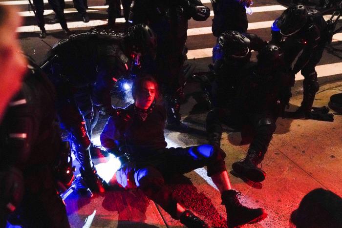 Decenas de detenidos en las protestas contra Trump en Nueva York y Mineápolis