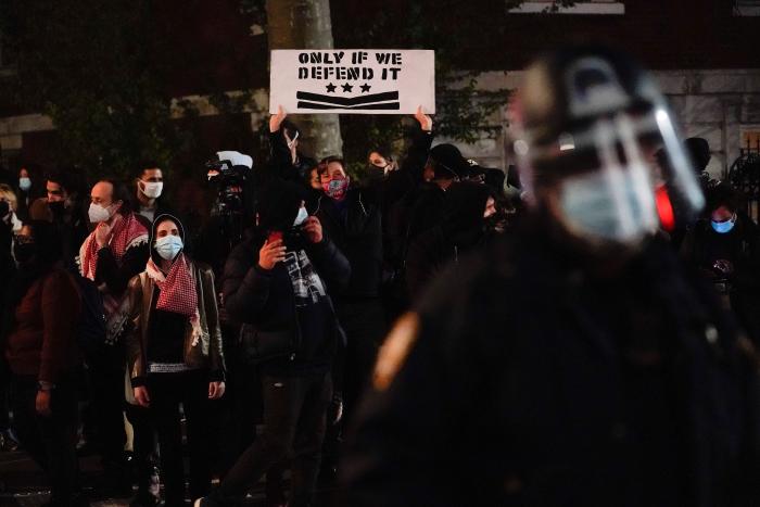 Decenas de detenidos en las protestas contra Trump en Nueva York y Mineápolis