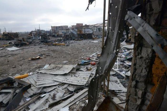 El aeropuerto de Donetsk, reducido a una carcasa calcinada tras meses de bombardeos
