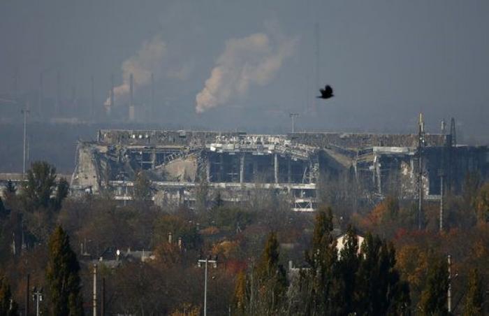 El aeropuerto de Donetsk, reducido a una carcasa calcinada tras meses de bombardeos