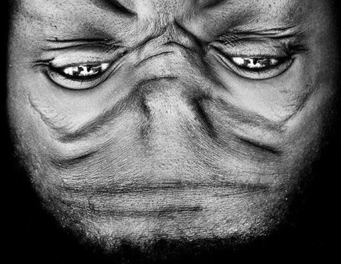 ¿Y si le das la vuelta a tu cara? Las fotos de la artista Anelia Loubser