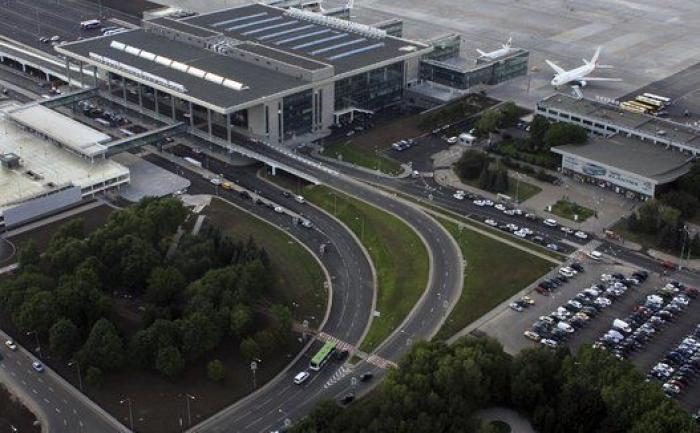 El aeropuerto de Donetsk, reducido a una carcasa calcinada tras meses de bombardeos