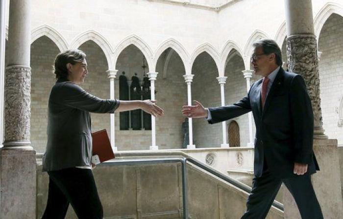 Mas reconoce ante Colau una deuda de 55 millones de euros con Barcelona