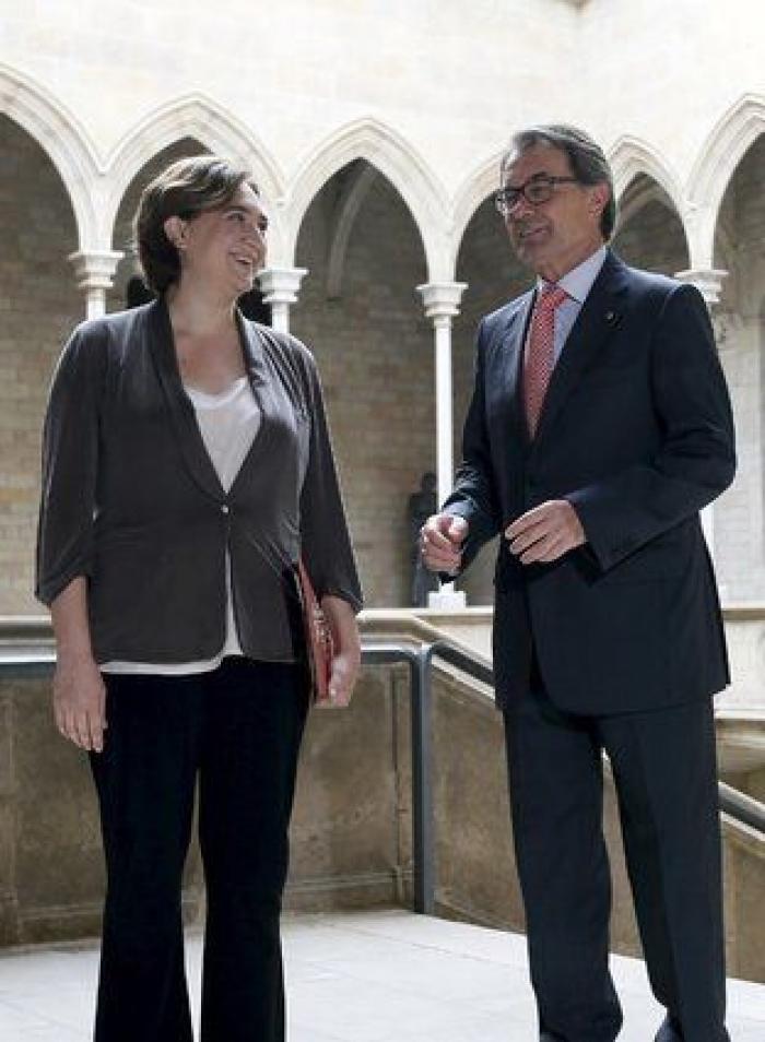 Mas reconoce ante Colau una deuda de 55 millones de euros con Barcelona