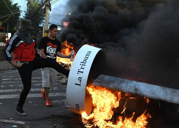 Detenido el expresidente de Honduras Juan Orlando Hernández acusado de narcotráfico por EEUU