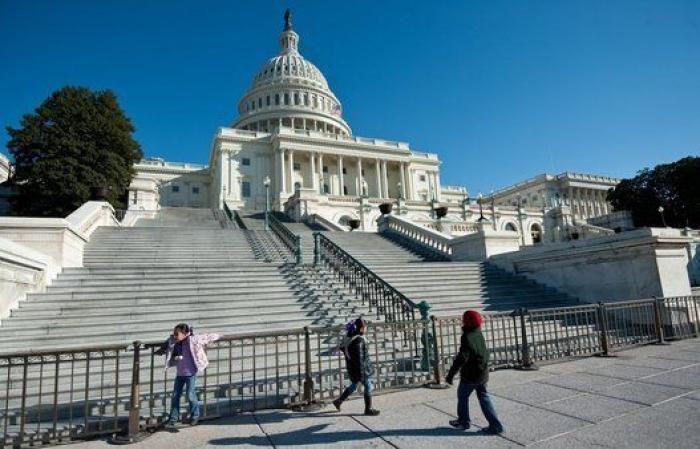 El intercambio de tuits de Pérez-Reverte y Anabel Alonso: "Consigue usted que la expresión suene más grosera"