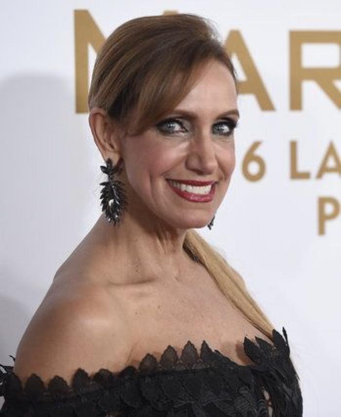 El intercambio de tuits de Pérez-Reverte y Anabel Alonso: "Consigue usted que la expresión suene más grosera"