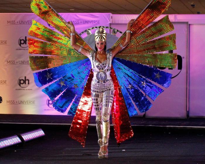 Miss Universo podría coronar por primera vez a una mujer transexual (y además es española)