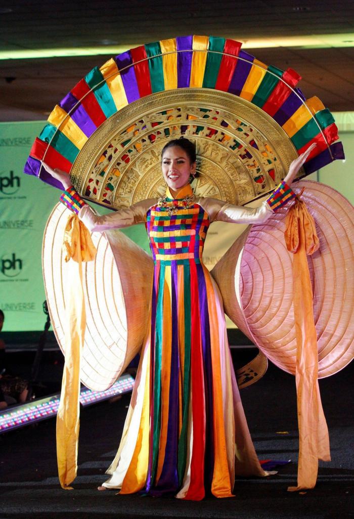 Miss Universo podría coronar por primera vez a una mujer transexual (y además es española)