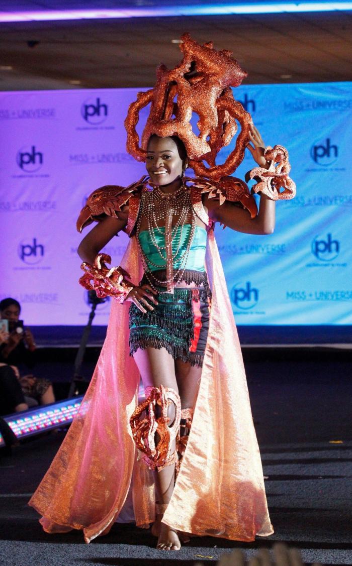 Miss Universo podría coronar por primera vez a una mujer transexual (y además es española)