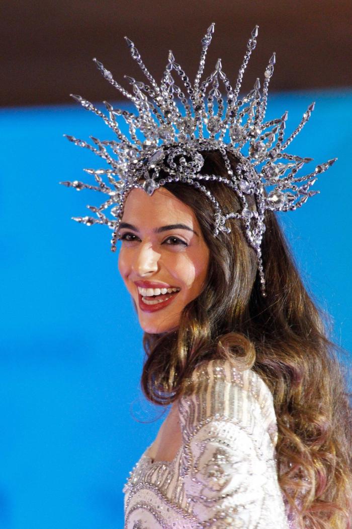 Miss Universo podría coronar por primera vez a una mujer transexual (y además es española)