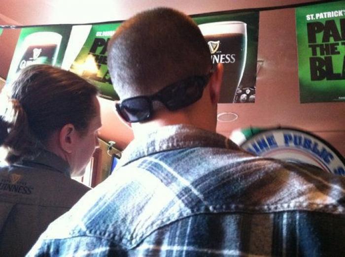 Solteros recientes: NUNCA llevéis esto a una cita (o eso os piden las mujeres)