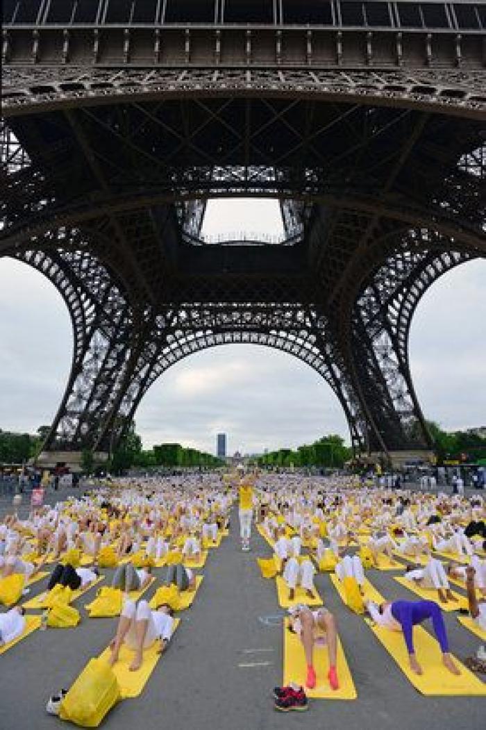 El Día del Yoga cita a multitudes en todo el mundo (FOTOS)
