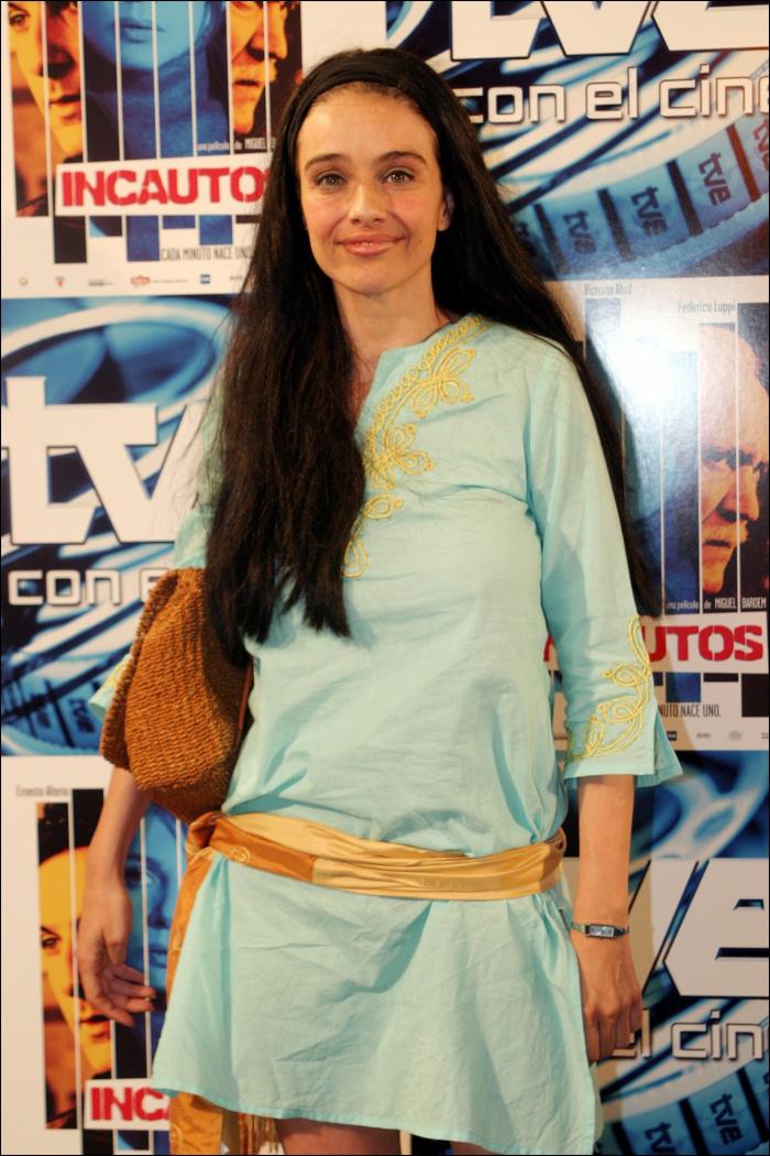 Beatriz Rico relata en Twitter la dura espera de un amigo suyo para ser operado de un tumor en Madrid