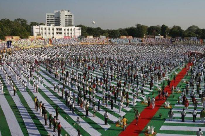 El Día del Yoga cita a multitudes en todo el mundo (FOTOS)