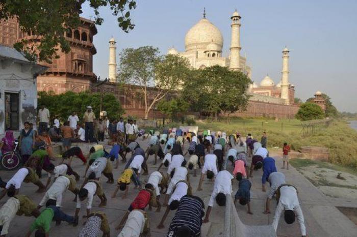 El Día del Yoga cita a multitudes en todo el mundo (FOTOS)