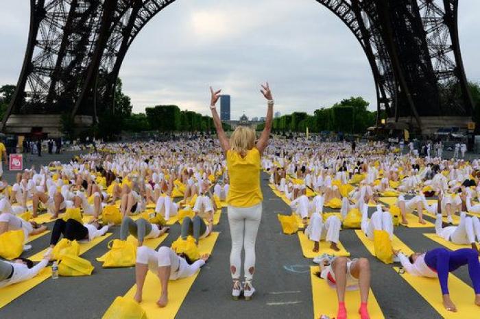 El Día del Yoga cita a multitudes en todo el mundo (FOTOS)
