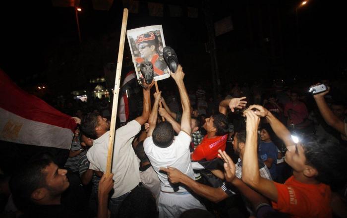 Anulan la cadena perpetua al expresidente egipcio Mursi por un caso de espionaje