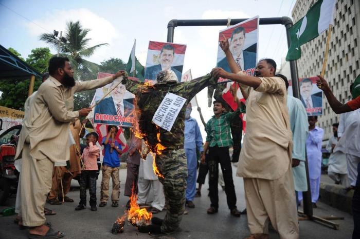 Anulan la cadena perpetua al expresidente egipcio Mursi por un caso de espionaje