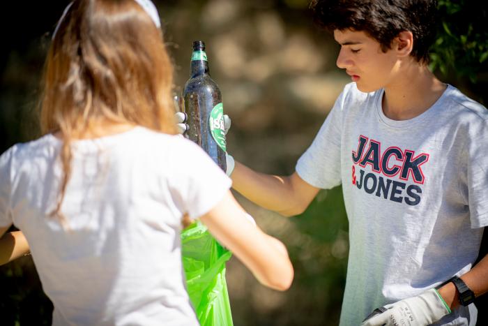 13.000 voluntarios, 450 puntos y 83 toneladas de basuraleza: así fue la tercera edición de '1 metro cuadrado por la naturaleza"