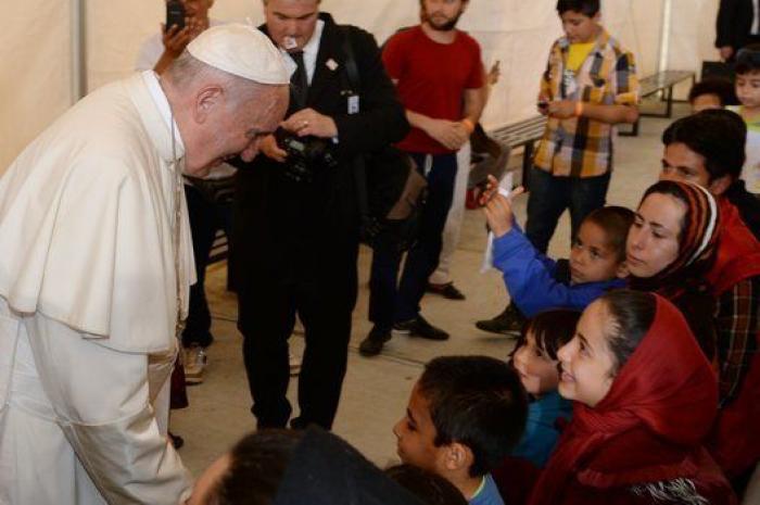 El papa reclama al mundo prestar atención a la tragedia de los refugiados