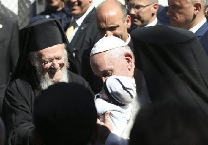 El papa reclama al mundo prestar atención a la tragedia de los refugiados