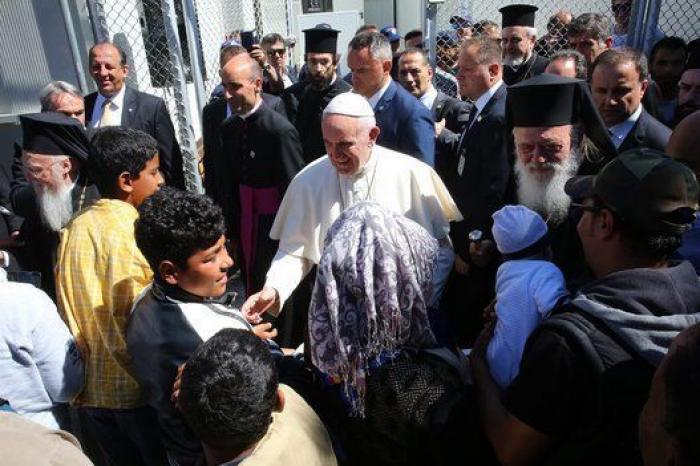 El papa reclama al mundo prestar atención a la tragedia de los refugiados