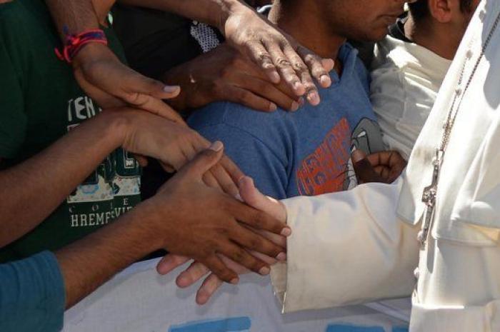 El papa reclama al mundo prestar atención a la tragedia de los refugiados