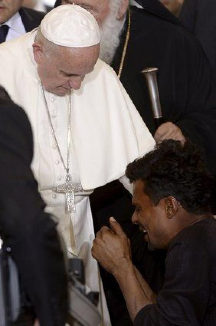 El papa reclama al mundo prestar atención a la tragedia de los refugiados