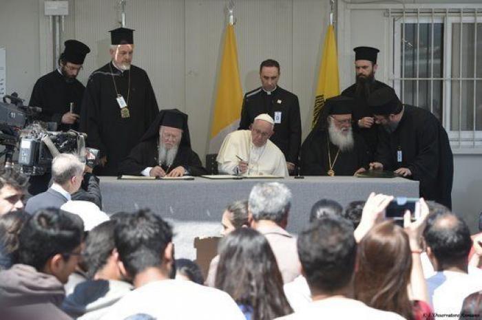 El papa reclama al mundo prestar atención a la tragedia de los refugiados