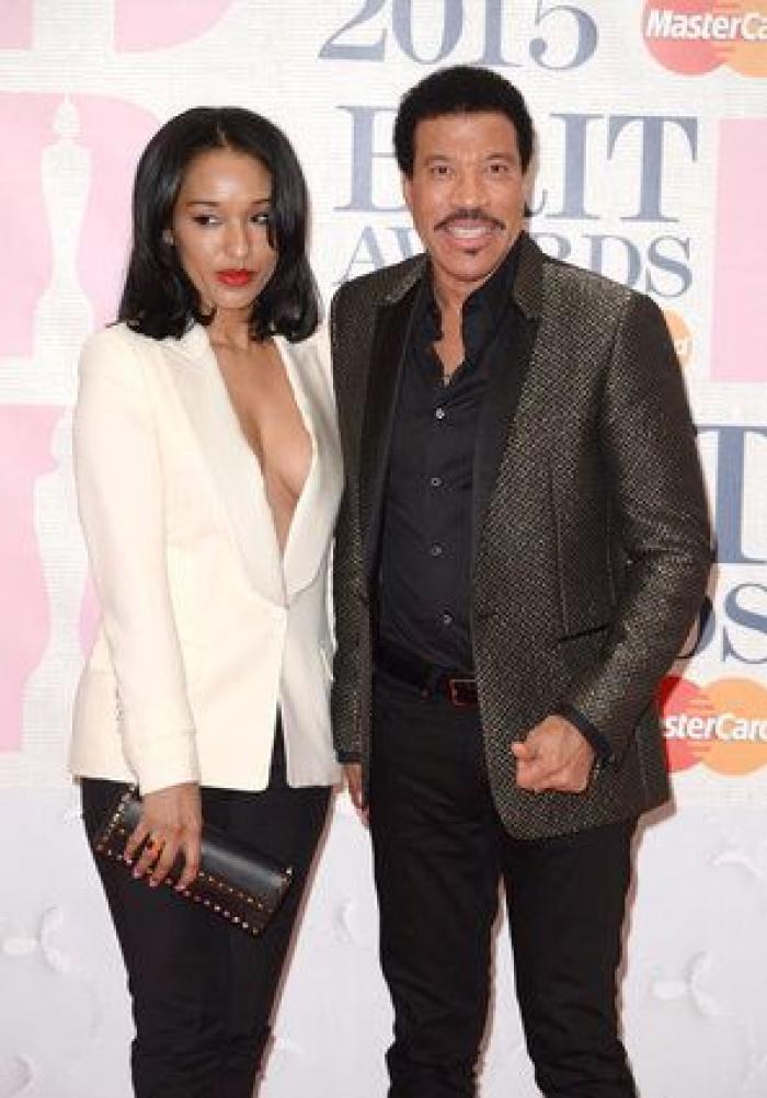 Lady Gaga, Justin Bieber, Beyoncé o Rihanna: caídas y resbalones sobre el escenario (VÍDEOS)