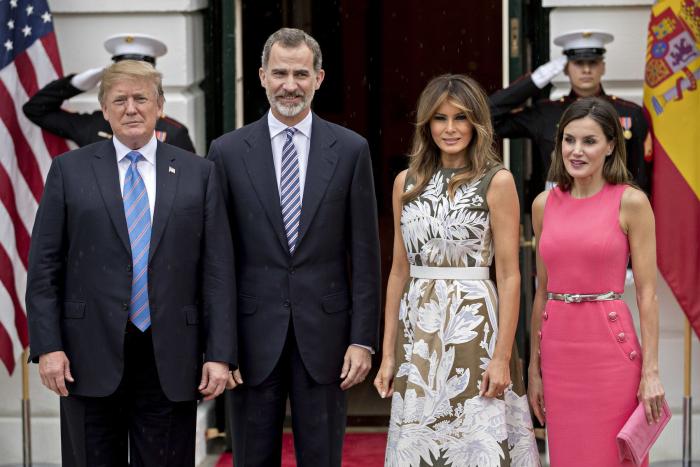 La reina Letizia, con un vestido idéntico a uno de Melania para el encuentro con los Trump