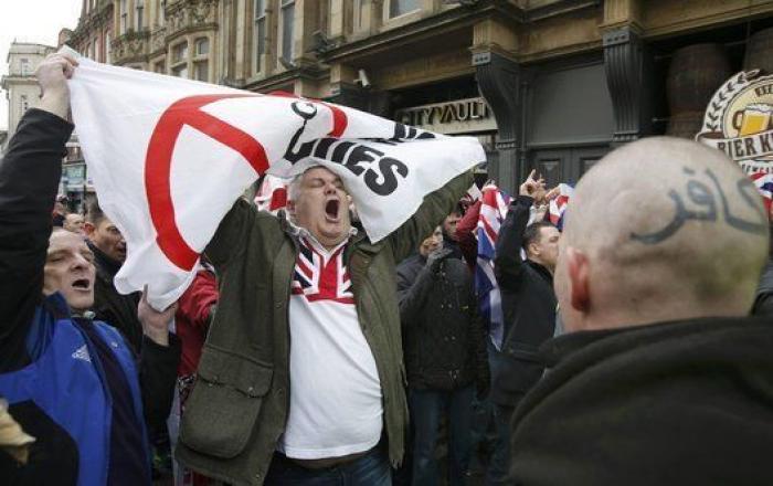 El movimiento islamófobo Pegida llega con poca fuerza a Inglaterra (FOTOS)