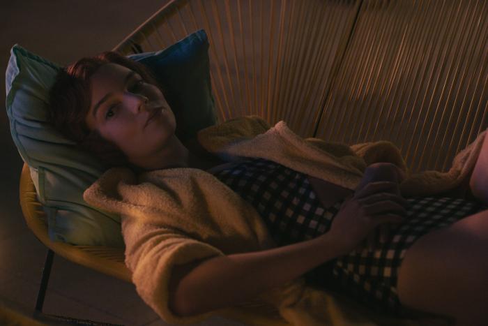 Lo que cuenta la ropa de la protagonista de 'Gambito de dama'