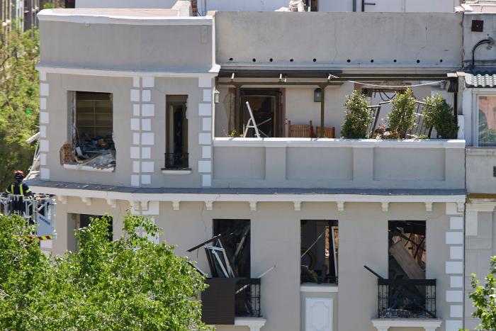 Los bomberos concluyen que todavía hay "zonas inestables" en el edificio que explotó en Madrid
