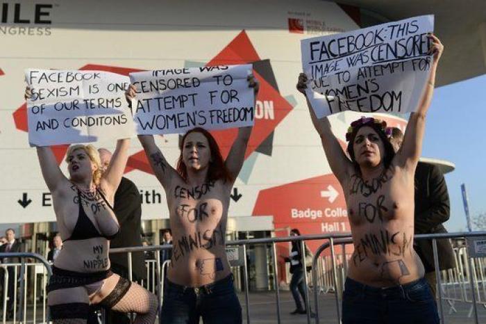 Femen le monta una protesta a Mark Zuckerberg en el Mobile World Congress Barcelona (FOTOS)
