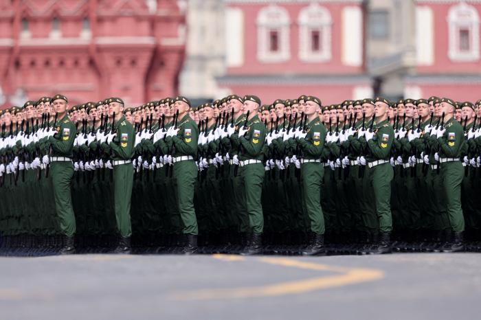 Putin no hace grandes anuncios pero defiende la invasión de Ucrania por "necesaria y oportuna"