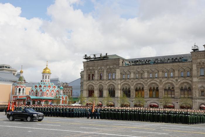 Putin no hace grandes anuncios pero defiende la invasión de Ucrania por "necesaria y oportuna"