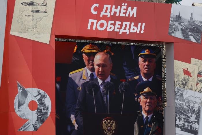 Putin no hace grandes anuncios pero defiende la invasión de Ucrania por "necesaria y oportuna"