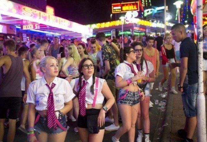 El mapa del turismo de borrachera en España: "Es una vergüenza"