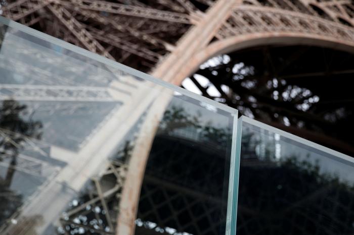 La Torre Eiffel se protege con un nuevo perímetro de hierro y vidrio