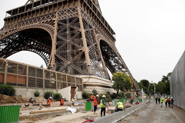 La Torre Eiffel se protege con un nuevo perímetro de hierro y vidrio