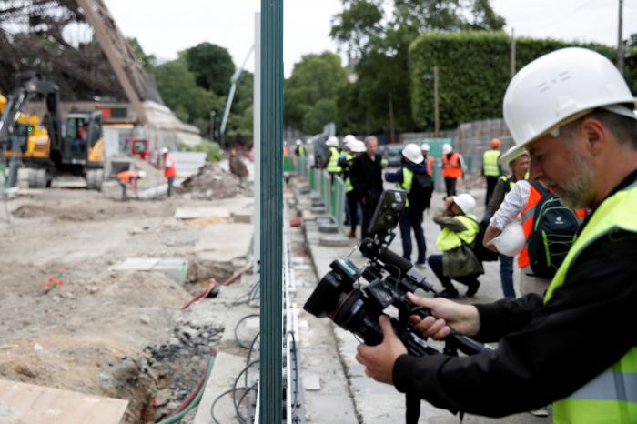 La Torre Eiffel se protege con un nuevo perímetro de hierro y vidrio