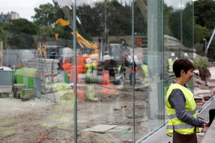 La Torre Eiffel se protege con un nuevo perímetro de hierro y vidrio