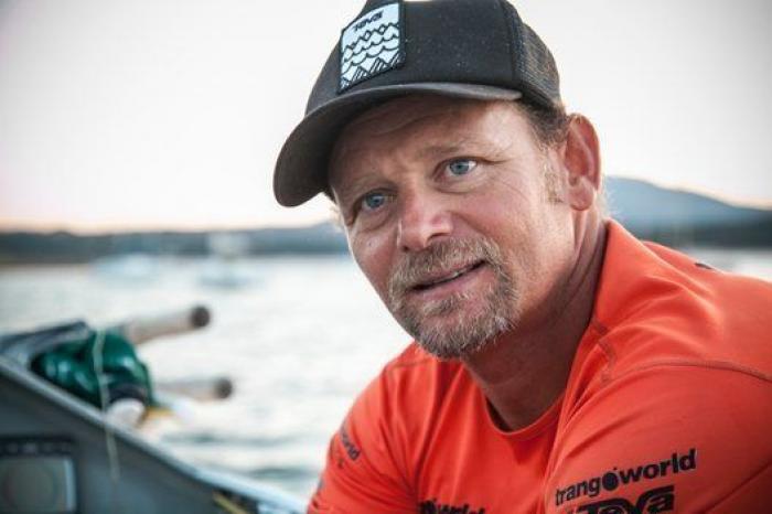 Españoles que han cruzado el Atlántico a remo: "En mitad del océano hay mucha vida"